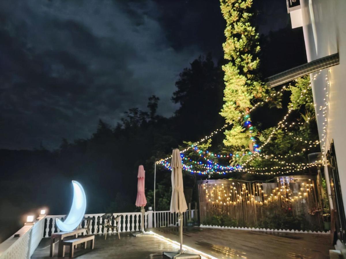 زانغجياجي Whispering Mountains Boutique Hotel المظهر الخارجي الصورة